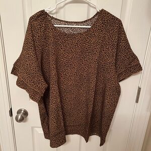 New Leopard Print Women's Top size 2X Brand new with flowing sleeves